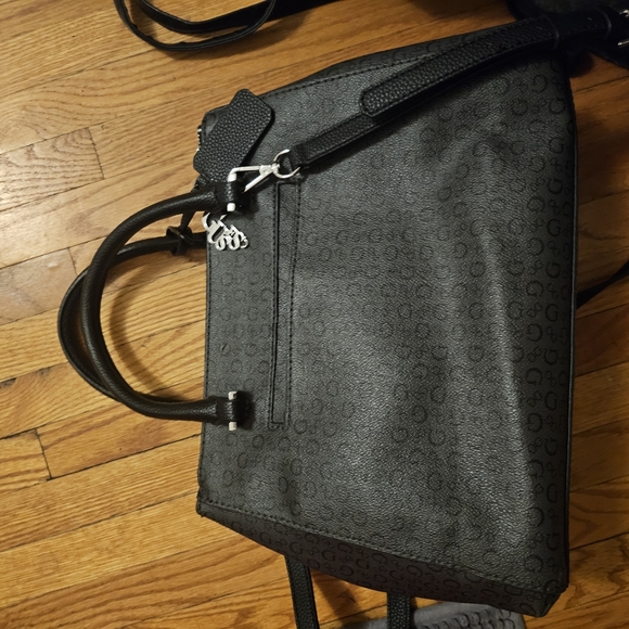 GUESS purse - Picture 2 of 4